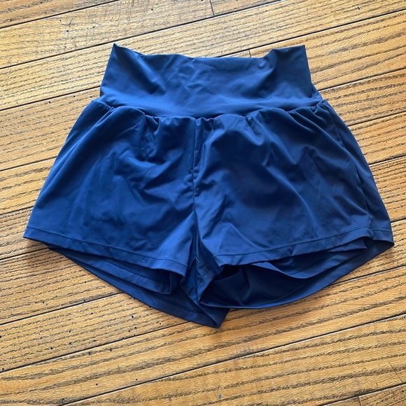 Super High Waisted Back Pocket & Side Hidden Pocket 2-in-1 Yoga Shorts 2.5". - Picture 1 of 3